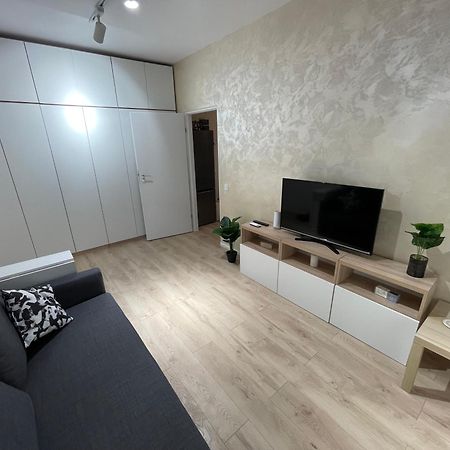 Radium Luxury Apartment Palace Bukares Bagian luar foto
